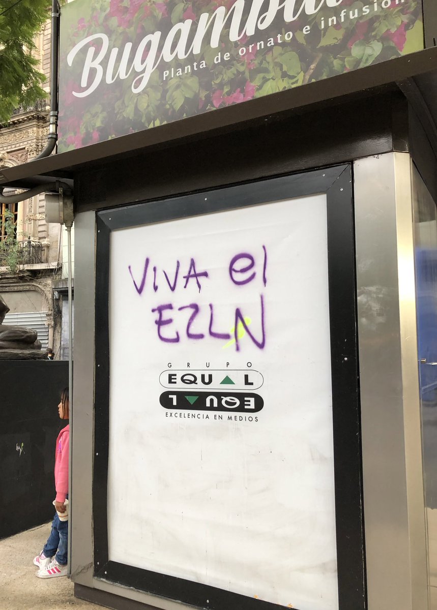 “Long live the EZLN” seen in Mexico City. 🔥🖤✊🏿❤️
#12deOctubre #NoMásMilitarización #altoalaguerracontraelezln
