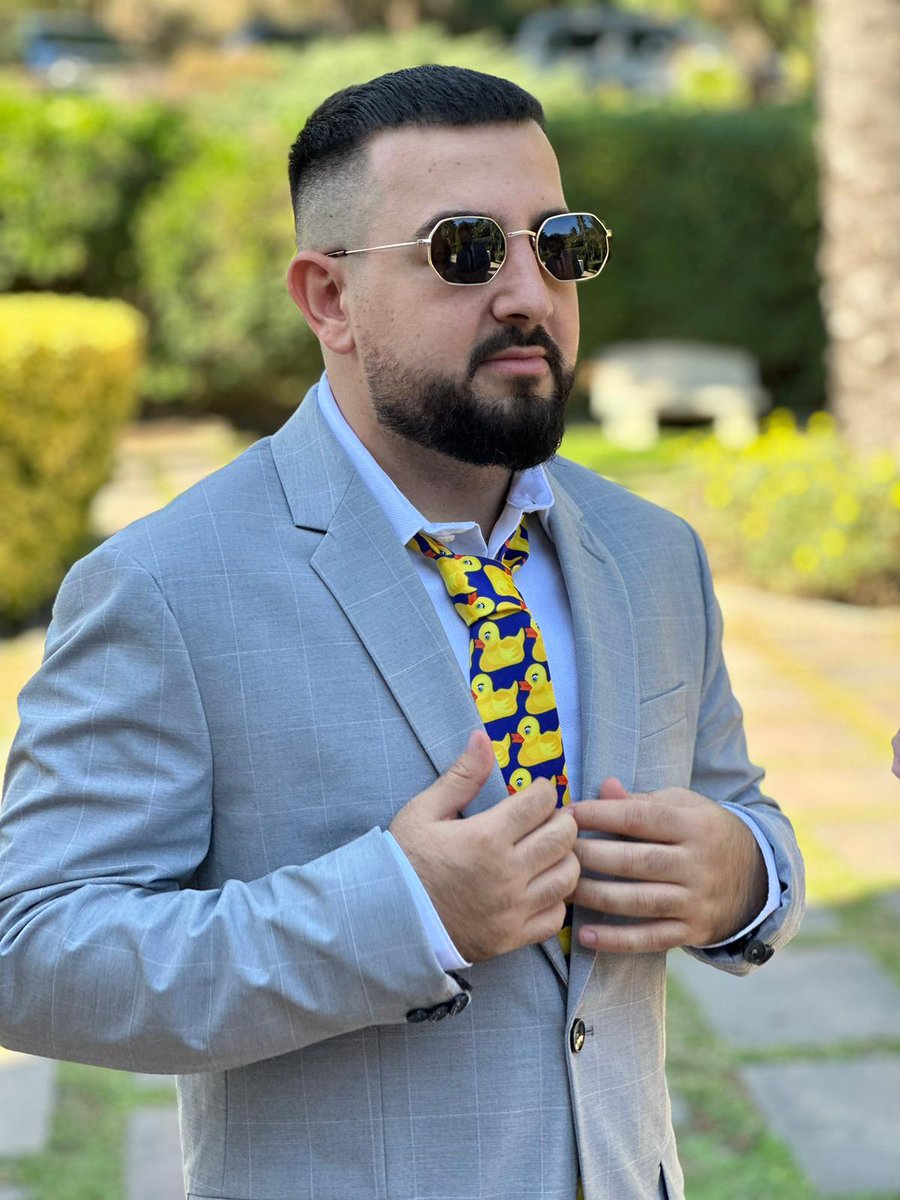papigavi's tweet photo. de boda 🥸 https://t.co/hbJ3xWwvib