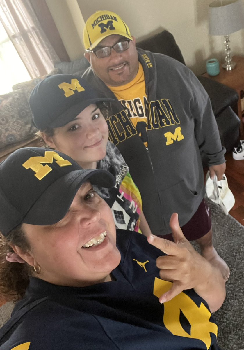 edugirl6's tweet photo. #GoBlue  #25years #datathalete https://t.co/9Iow3ubDUy