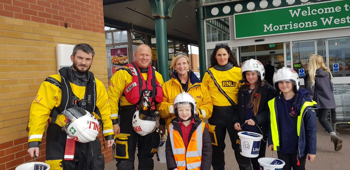RNLIWestKirby's tweet photo. Huge thanks to the customers at Morrisons West Kirby today who were generously donated to @RNLIWestKirby &amp; @HoylakeRNLI 
Every penny goes towards #SavingLivesAtSea🌊
Thanks to our mini helpers too🙌🏻 #onecrew #lifeboatfamily https://t.co/br1xTk5LsT