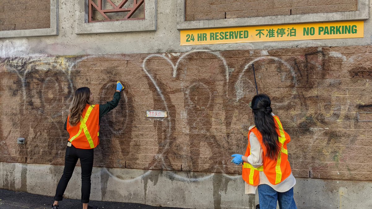 Chinatown is an integral part of Vancouver's cultural fabric and it's run into some challenging times. TD is stepping up to lend a hand-our colleagues cleaned up graffiti this weekend and presented @ChineseCPC with a $10,000 donation to support their incredible work #PacGivesBack