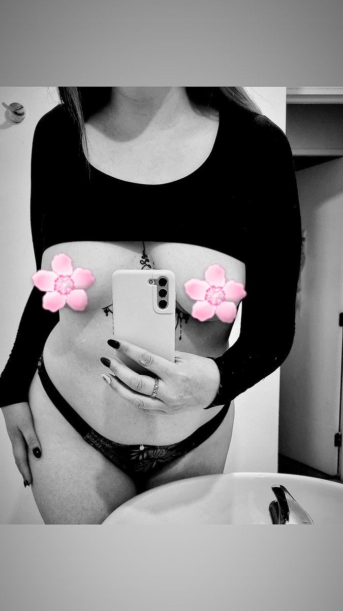Missflu4's tweet photo. https://t.co/szUktcj0Tb 
🔥🔥🔥🔥🔥 https://t.co/ip0VBIkkdH