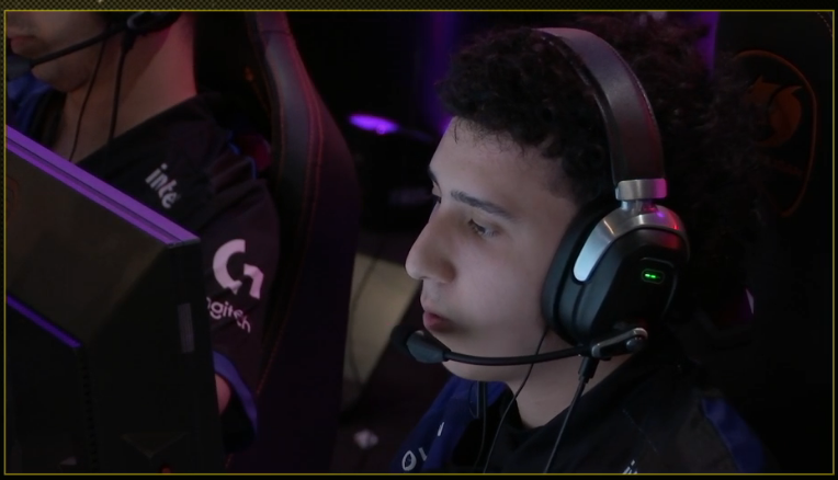 NIXStoreCSGO's tweet photo. Alguien llame a la policía este chico se pasea desnudo.
@budafps
@9zTeam
#NIXStoreCSGO #SKINS #CSGO https://t.co/XoLqkHGTdy