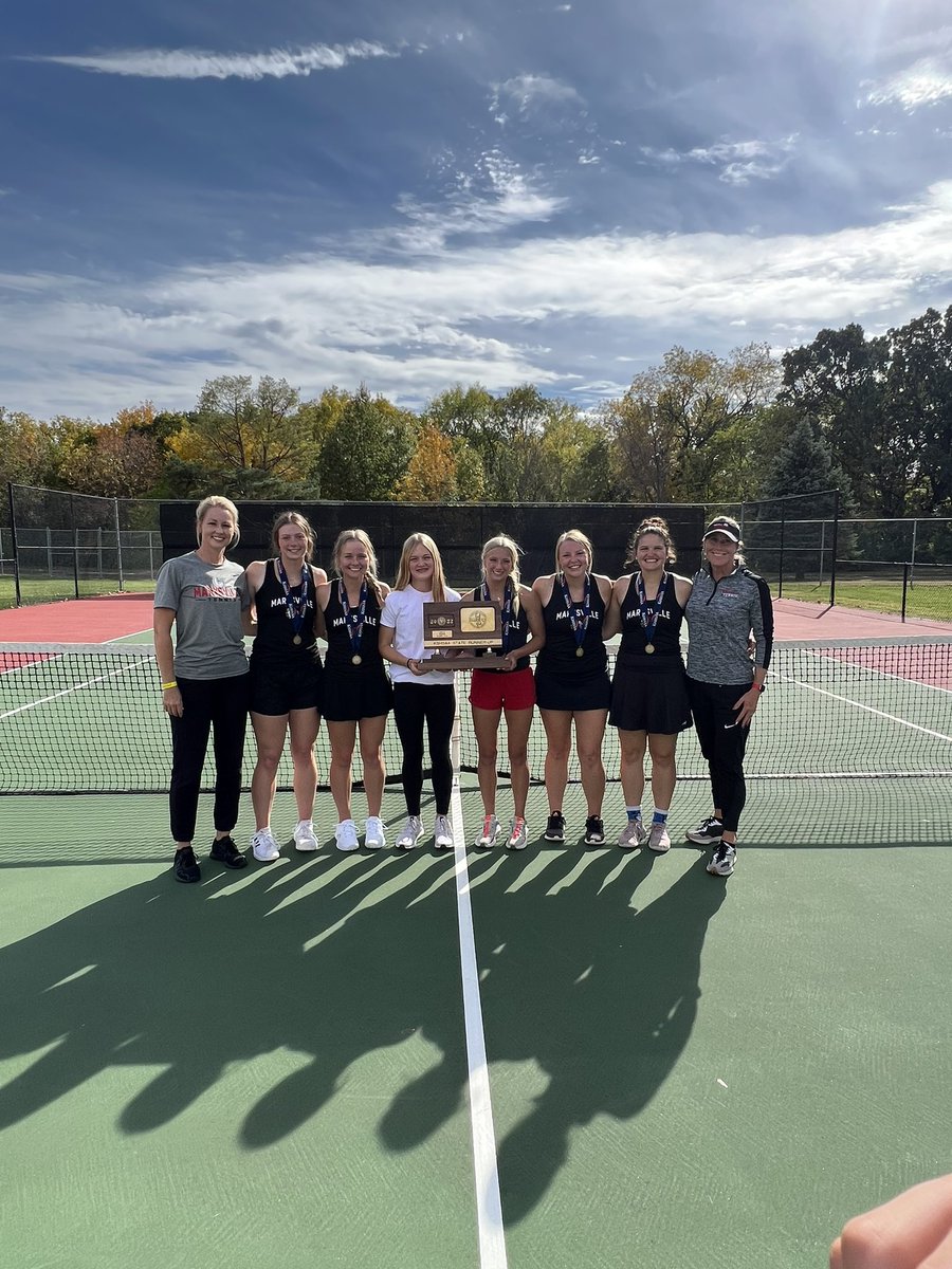 Marysville10s's tweet photo. Congratulations to our State Runner Up Bulldogs!!! Shea placed 5th Grace and Kadence won 7th and Aubree and Rose finished 8th. So proud of this team and all they’ve accomplished this season!!! https://t.co/KCOxWVdPxm