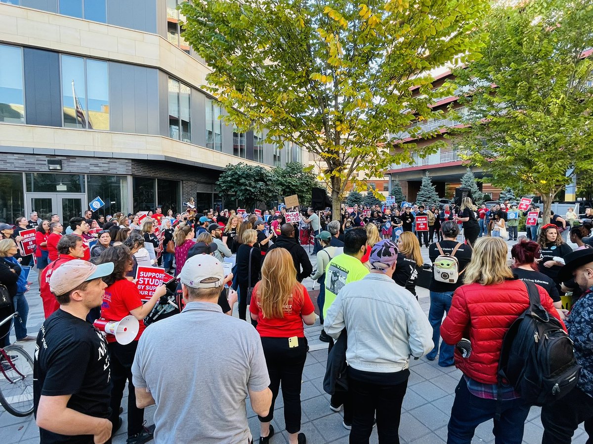 AndoverEducator's tweet photo. #labor #mapoli #strike #education #EnoughIsEnough https://t.co/19E9knOhCR