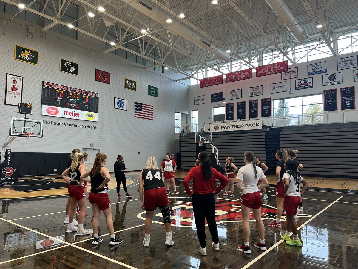 DU_WBB's tweet photo. Finally 🏀 DAY 1 ✅ #PantherPride #ETC https://t.co/F1yVOqzaUI