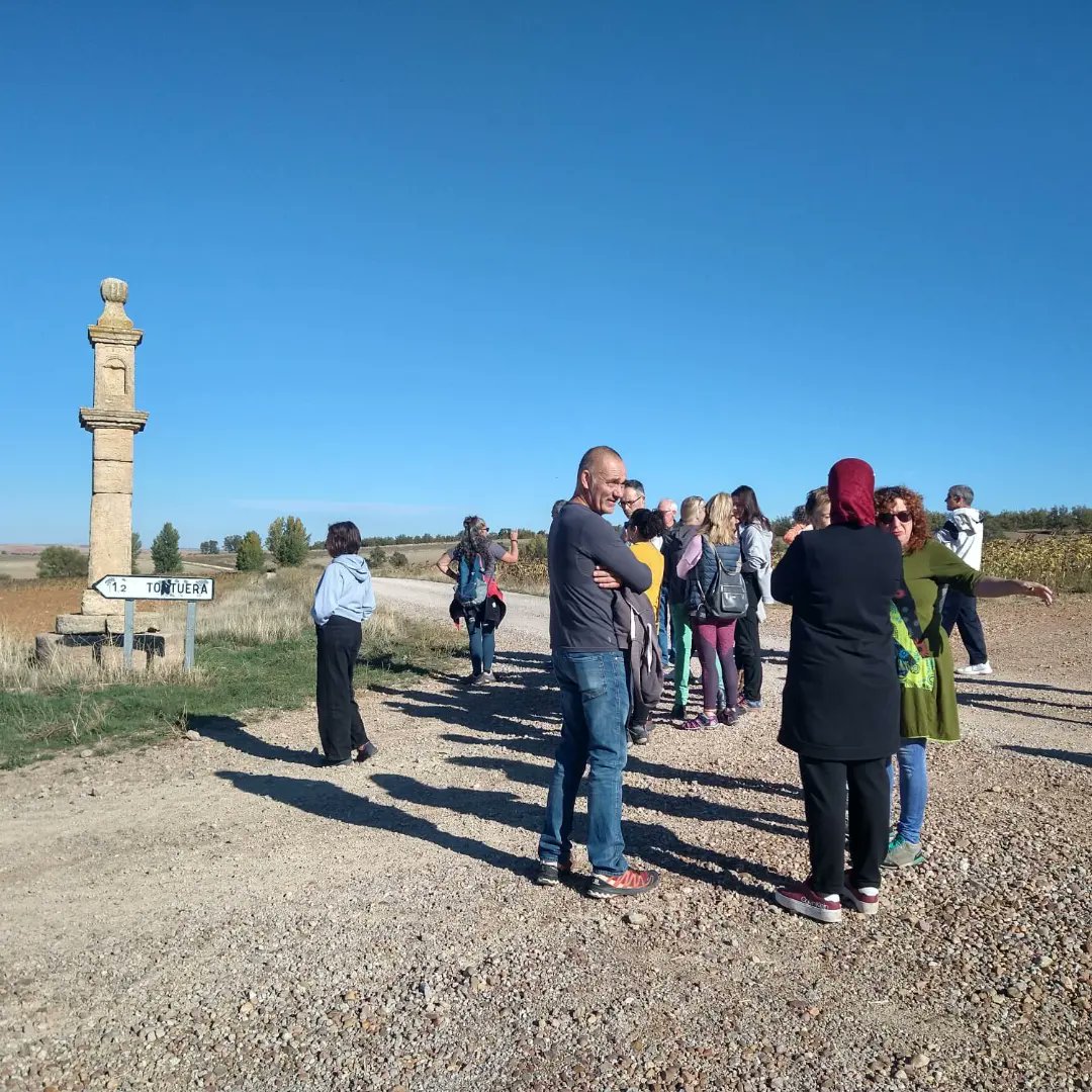 Sentiraltotajo's tweet photo. Feliz #DíadelaMujerRural !!!💜🌲💜🌲💜
Muy content@s de la mañana de ruta patrimonial y etnográfica en #LaYunta @FundacionCepaim https://t.co/AbGhvKobBf