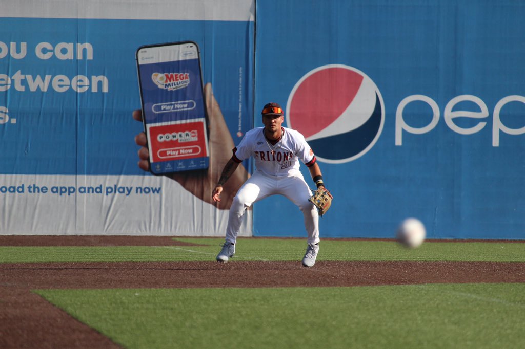 UMSLBSB's tweet image. Team Furfaro @littlefurfaro22 takes game one of the Fall World Series by a score of 9-5!

Logan Mantz @logan_mantz and Leighton Keller @keller_leighton with back to back HRs in the bottom of the 8th led to the victory. Brady Krile @BradyKrile gets the W!