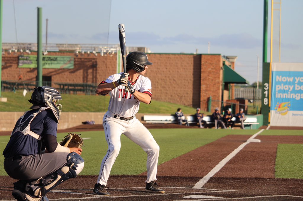 UMSLBSB's tweet image. Team Furfaro @littlefurfaro22 takes game one of the Fall World Series by a score of 9-5!

Logan Mantz @logan_mantz and Leighton Keller @keller_leighton with back to back HRs in the bottom of the 8th led to the victory. Brady Krile @BradyKrile gets the W!