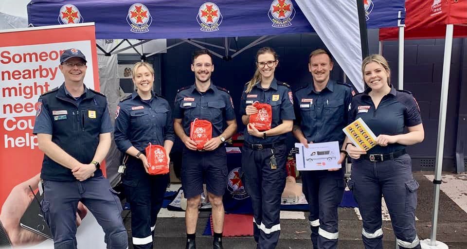 LauraCWirth's tweet photo. At the Park Orchards market this year with the Bulleen team for #RestartAHeart day, teaching the community #CallPushShock and signing up those who are willing and able to the #GoodSamApp ❤️
@RestartHeartDay
@GoodSamApp
@CAAAustralasia
@AmbulanceVic https://t.co/fRUuVz60xD