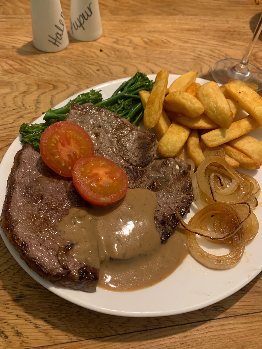 Llyr33serw's tweet photo. Y safon gorau a’r pris yn rhesymol, swper bendigedig.
Excellent value Rump.

Diolch @oemetcalfe https://t.co/FSxIZCnnXB