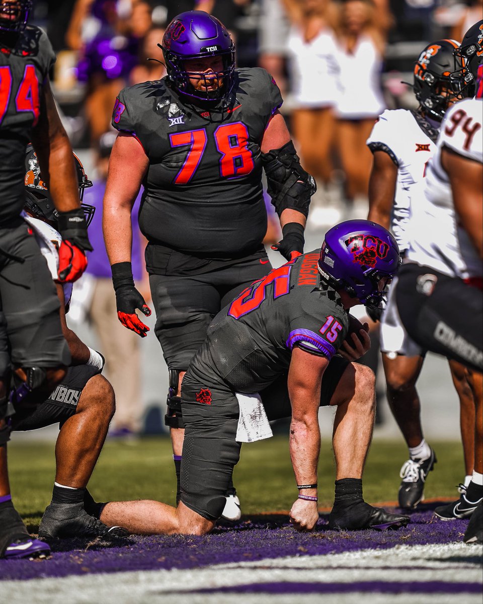 RedditCFB's tweet photo. TCU’s blood helmets look pretty good in-game. https://t.co/GQPQjct3ws