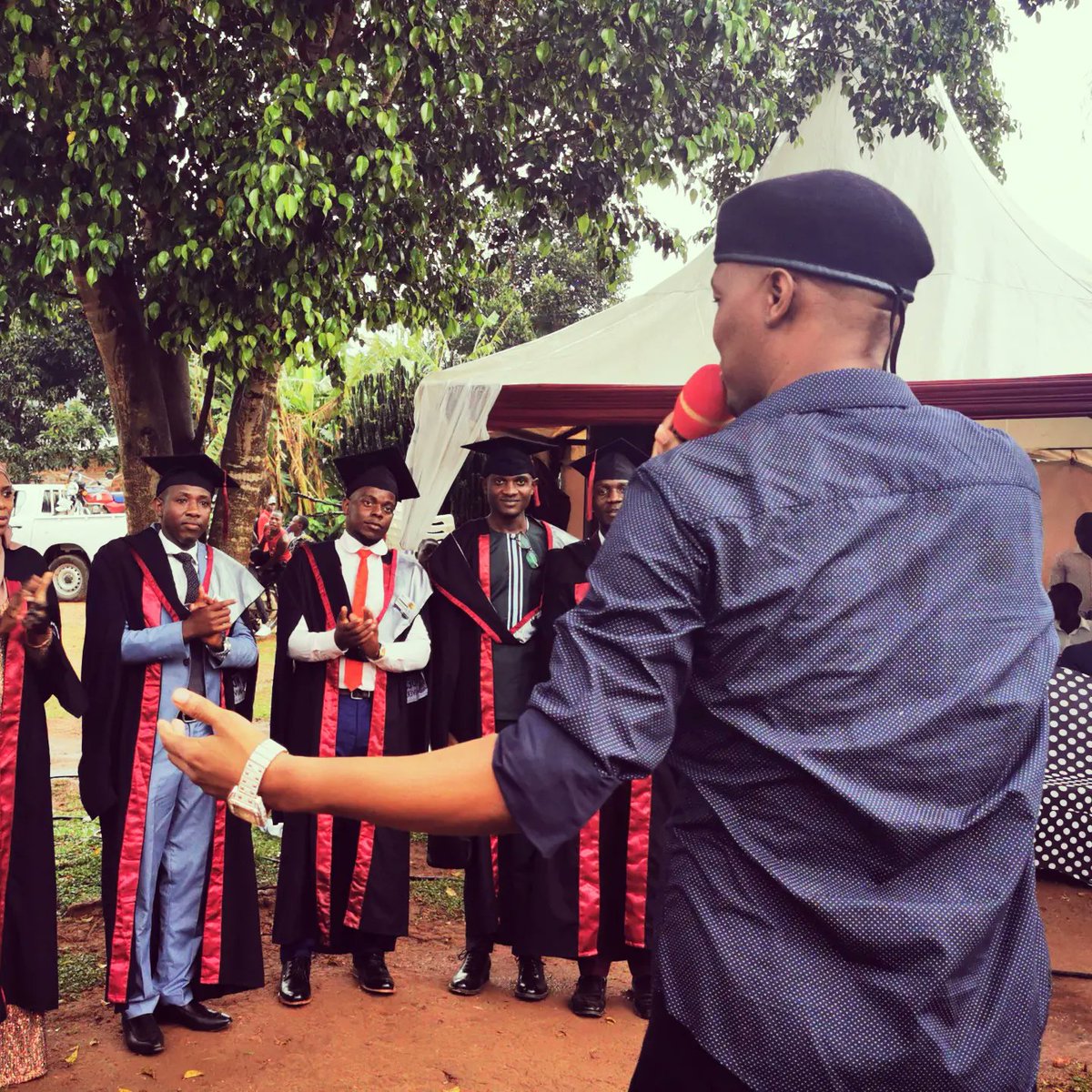 BigEyeStarBoss's tweet photo. Congratulations my brother @IanBbosa1 upon this milestone. Thank you for being patient. Webale kusoma👨‍🎓. https://t.co/34xm75yTd4