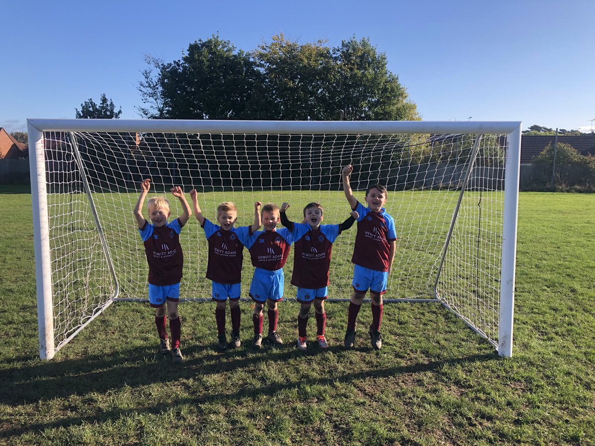 NomadBuccaneers's tweet photo. 5 Division 1 League games played for Nomads U7s and 5 wins 45 goals scored ⚽️⚽️⚽️⚽️⚽️⚽️⚽️⚽️ good start lads 👏🏻👏🏻👏🏻👏🏻 https://t.co/ZRhwTTAGTD