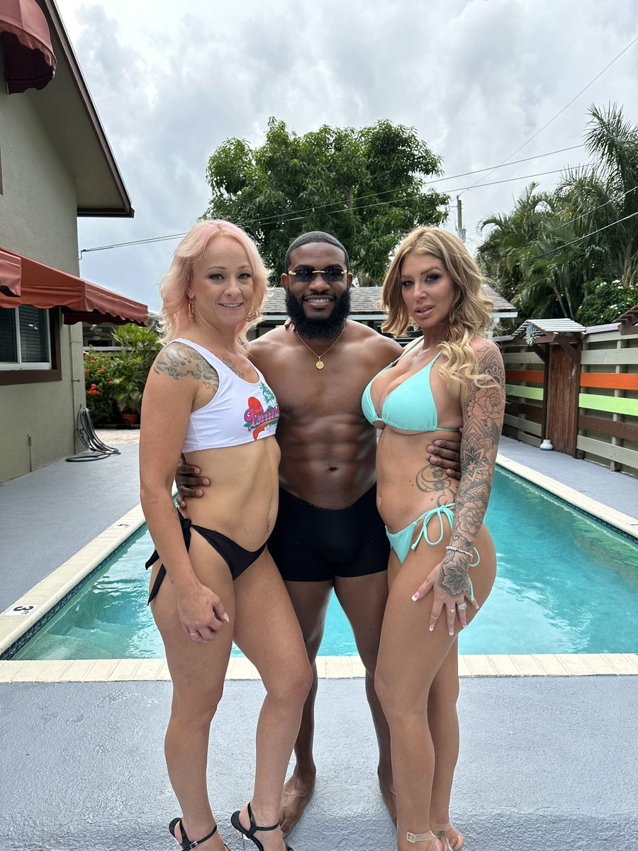 TheFlourishxxx's tweet photo. The second shoot today was strictly for the  sexy .. starring @LollyDamesXXX , @Experience_Blck and @HunterXXXYoung https://t.co/8t872KpmBH