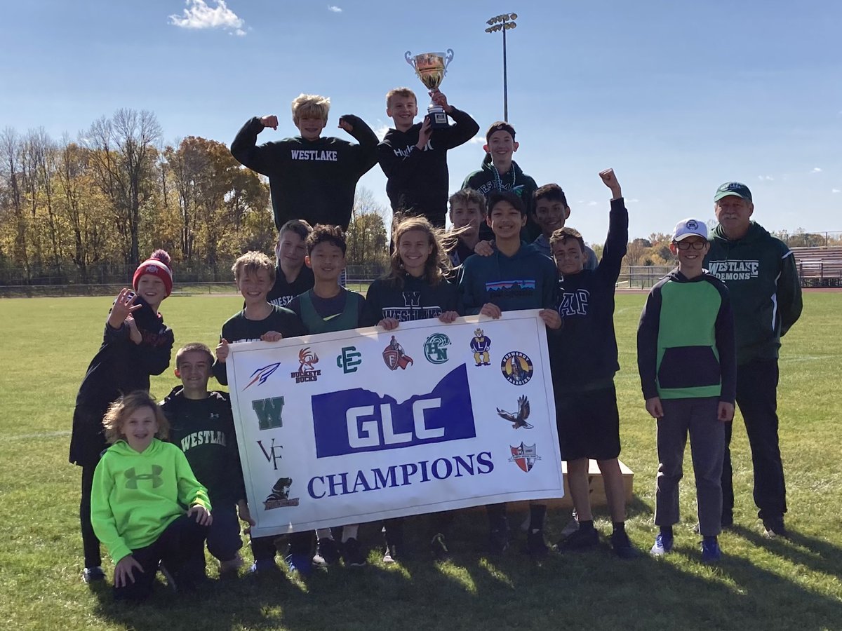 EricStives's tweet photo. @DemonAthletics Demons also bring home the trophy in middle school boys and girls races!! https://t.co/aRPsTKRERC