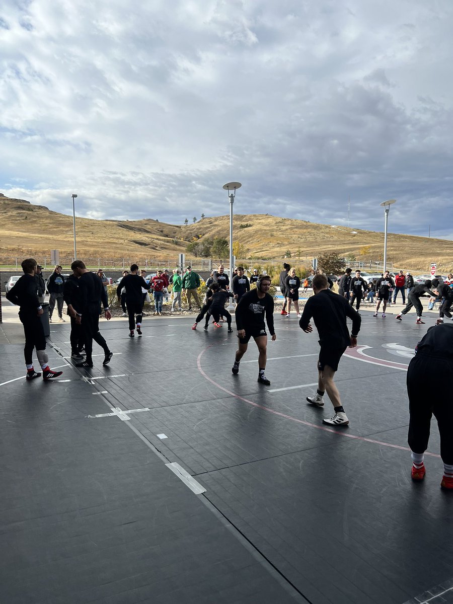 eaglecsc's tweet photo. Public Practice was a big success. Thank you to all the fans for coming out this morning! #WinTogether https://t.co/BPKODuki64