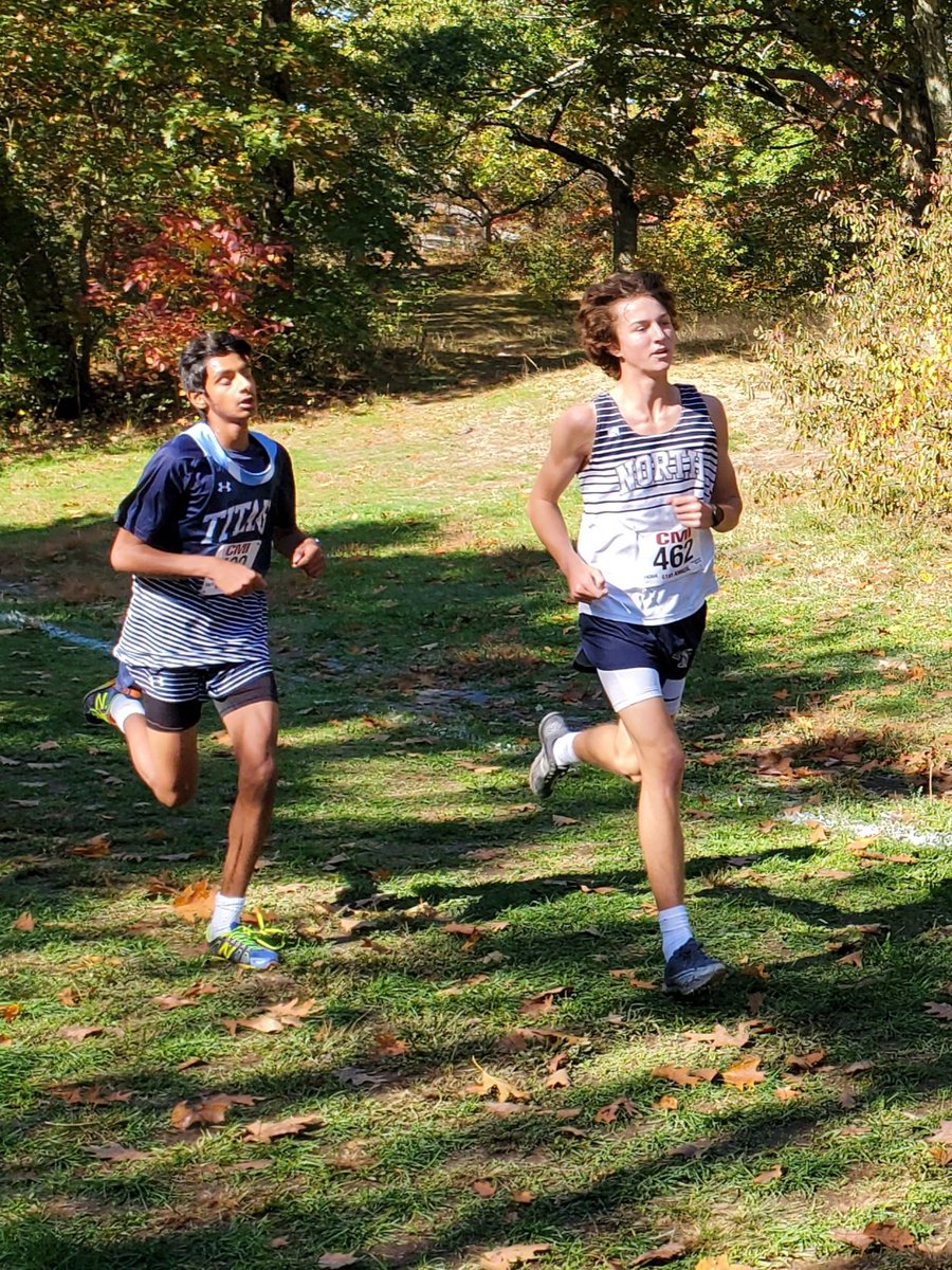 PlyNorthXC's tweet photo. Some in action photos at Catholic Memorial Invitational today. https://t.co/93P9o1H7dp
