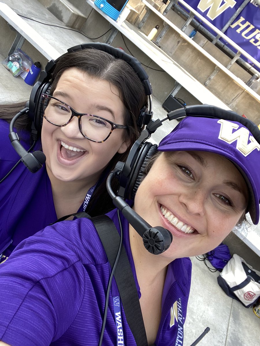 KayleeCandy's tweet photo. Put us in the board!! #PurpleReign #GoHuskies https://t.co/bX4AH73CJK