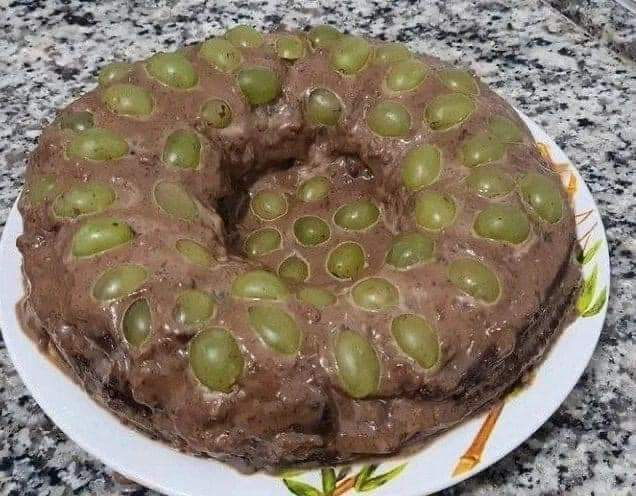 chocolate grape cake