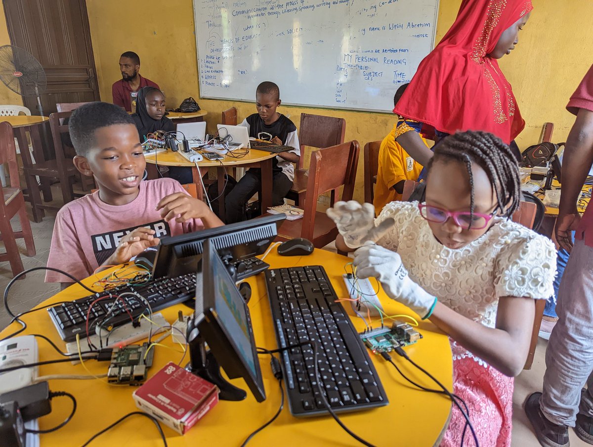 ComputingShed's tweet image. Today we learnt how to detect motion using a motion sensor with @scratch on the @Raspberry_Pi.