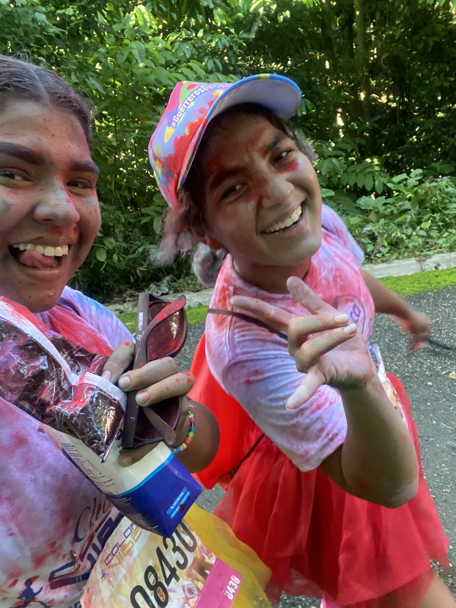 Andrea_araq's tweet photo. #colorvibe5k https://t.co/l7LwJ7Es7l