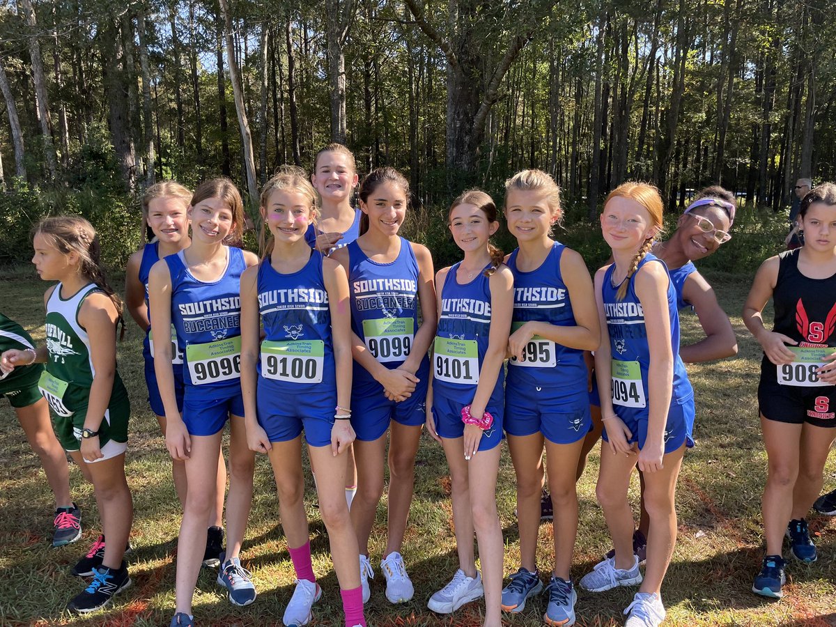 Coach_Kemerer's tweet photo. another beautiful morning on the cross country course! 💙 @GoBucsSJHS https://t.co/1jNi6ucmtN