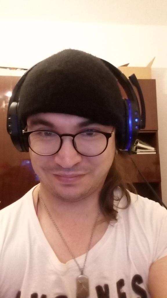 Junior Hans-Joachim Dommert 🏳️🌈 tweet media