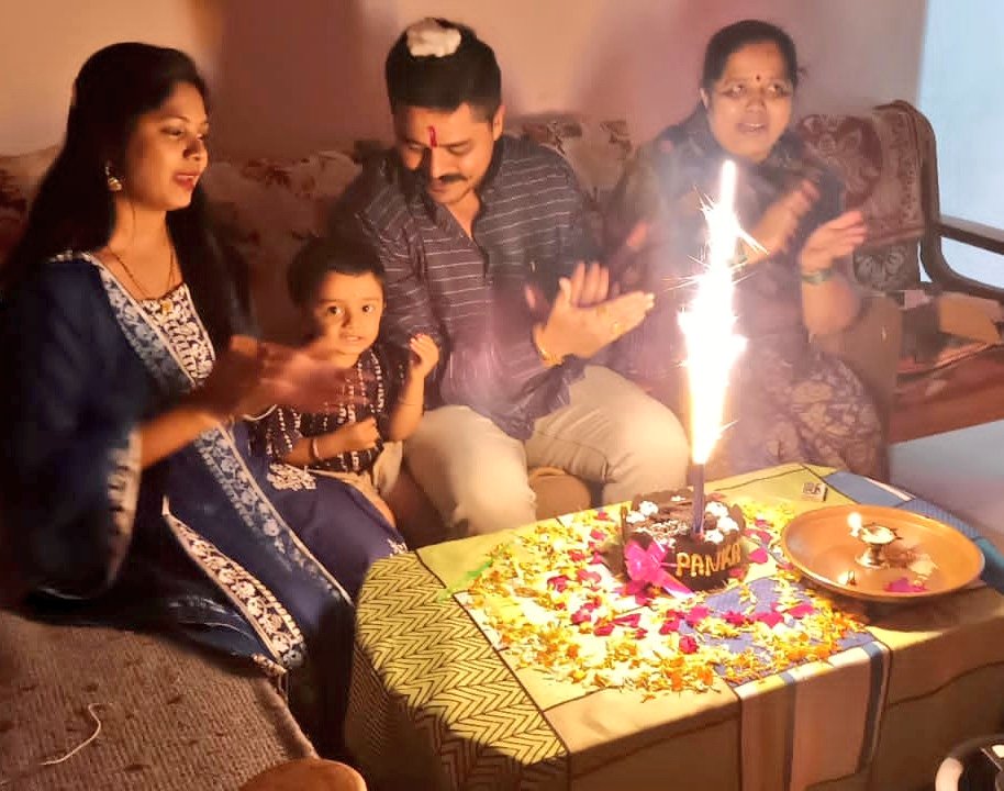 AdvPankajGore's tweet photo. आई 🙏🏻🚩🔥🐅🏹
#वाढदिवस #16ऑक्टोंम्बर #AdvPankajGore #PG #aapledhule #dhule #शिवसेना #AadityaThackeray #उद्धवबाळासाहेबठाकरे #UddhavThackeray #shivsena https://t.co/uKZbIYwyte