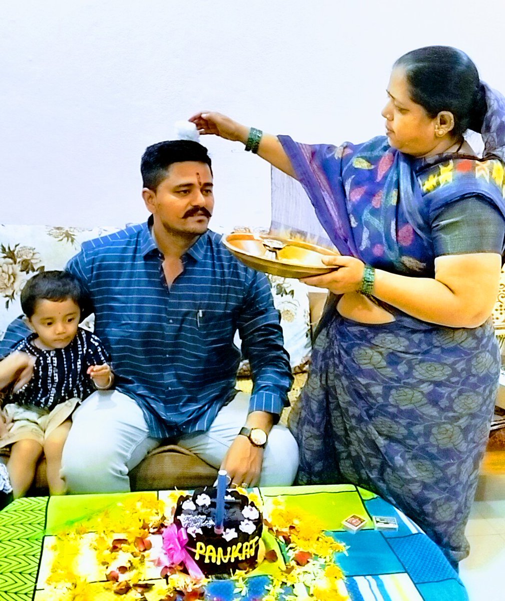 AdvPankajGore's tweet photo. आई 🙏🏻🚩🔥🐅🏹
#वाढदिवस #16ऑक्टोंम्बर #AdvPankajGore #PG #aapledhule #dhule #शिवसेना #AadityaThackeray #उद्धवबाळासाहेबठाकरे #UddhavThackeray #shivsena https://t.co/uKZbIYwyte