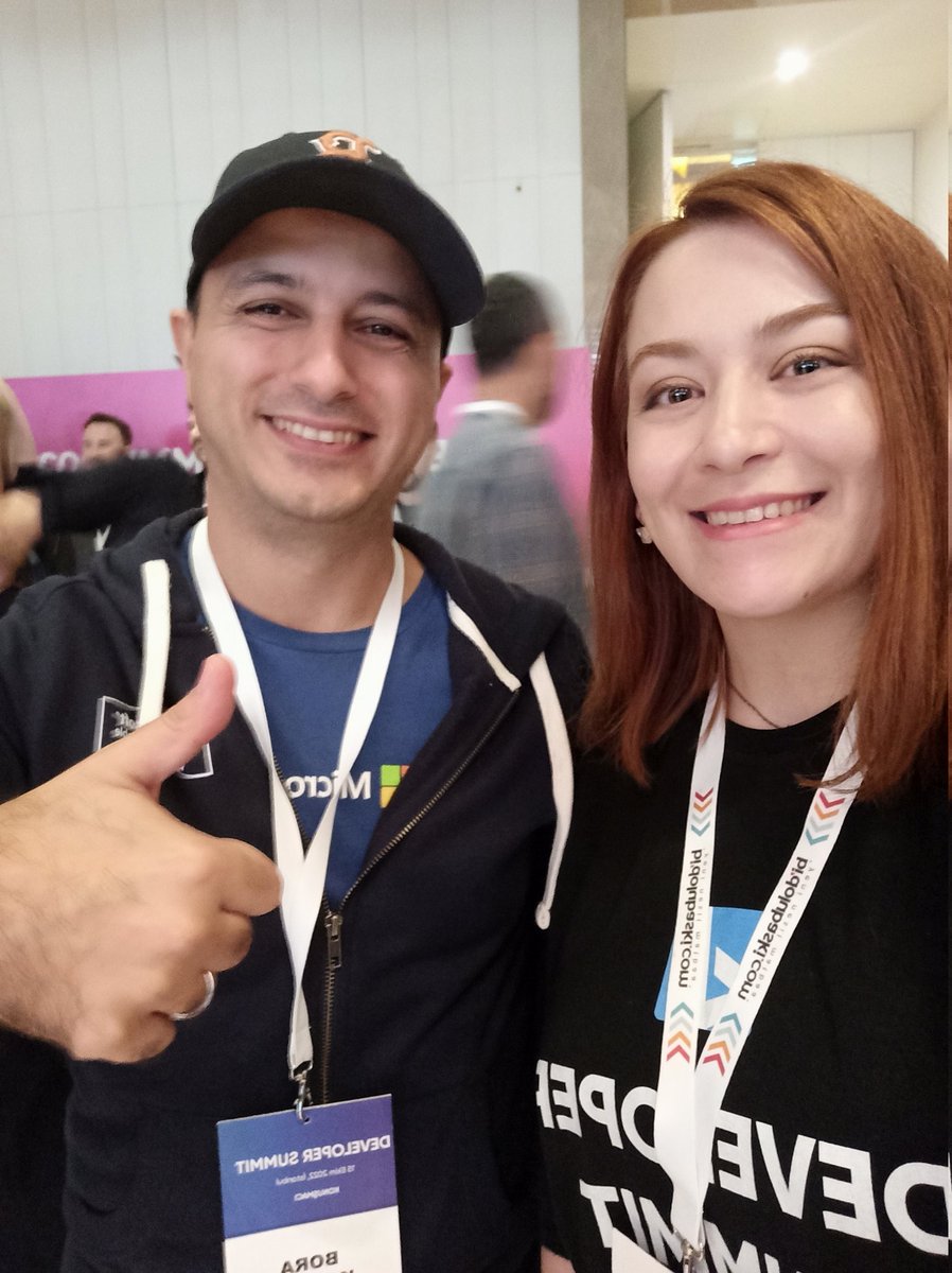 yazilimcikisi's tweet photo. Bana mesleği sevdiren kişileri gördüğüm bir gün oldu 😊🥳 💙
#devnotsummit22 @ahmetpirimoglu @CoderBora @azmimengu @fkadev https://t.co/5j1kZvxBZR