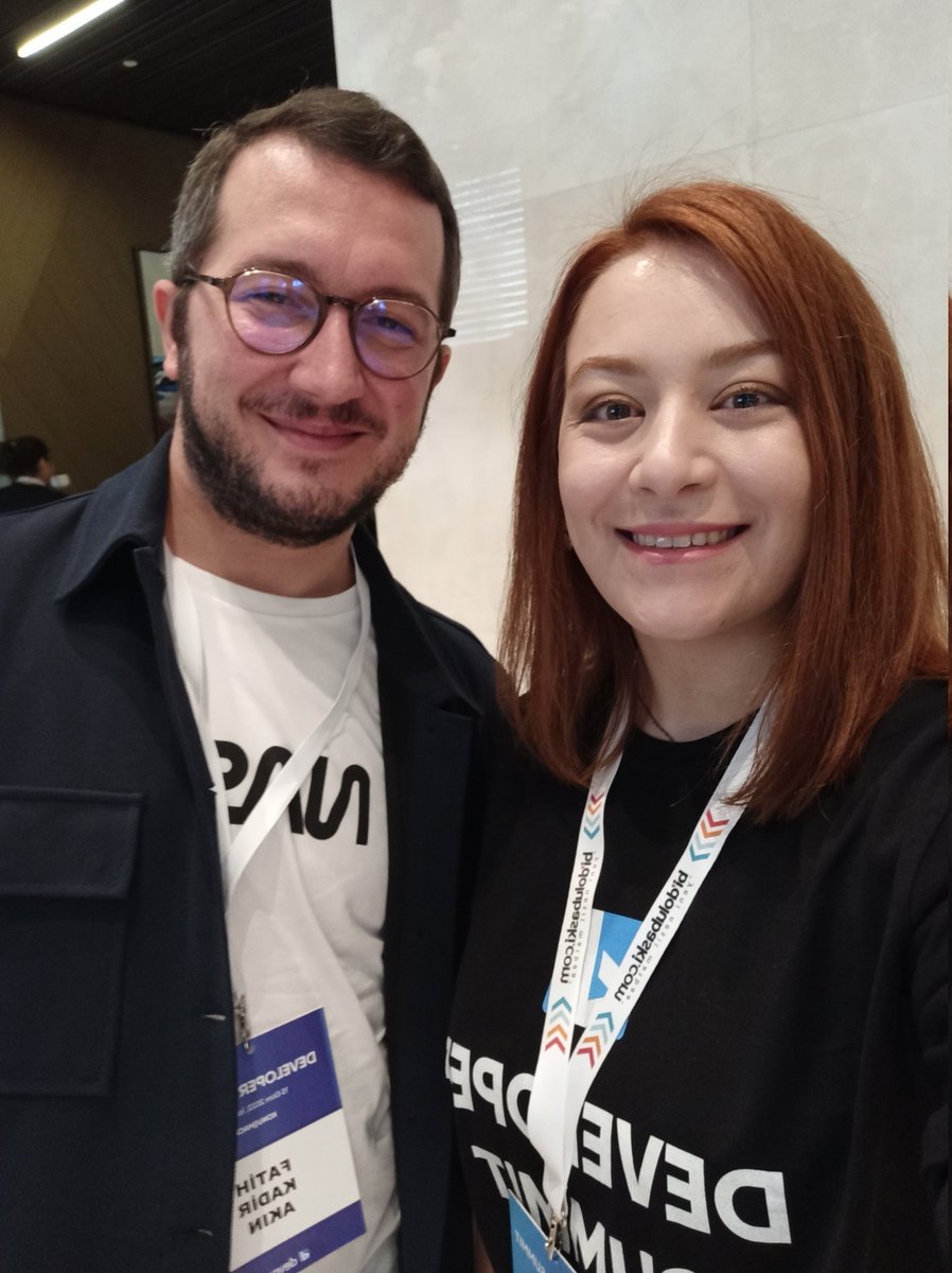 yazilimcikisi's tweet photo. Bana mesleği sevdiren kişileri gördüğüm bir gün oldu 😊🥳 💙
#devnotsummit22 @ahmetpirimoglu @CoderBora @azmimengu @fkadev https://t.co/5j1kZvxBZR