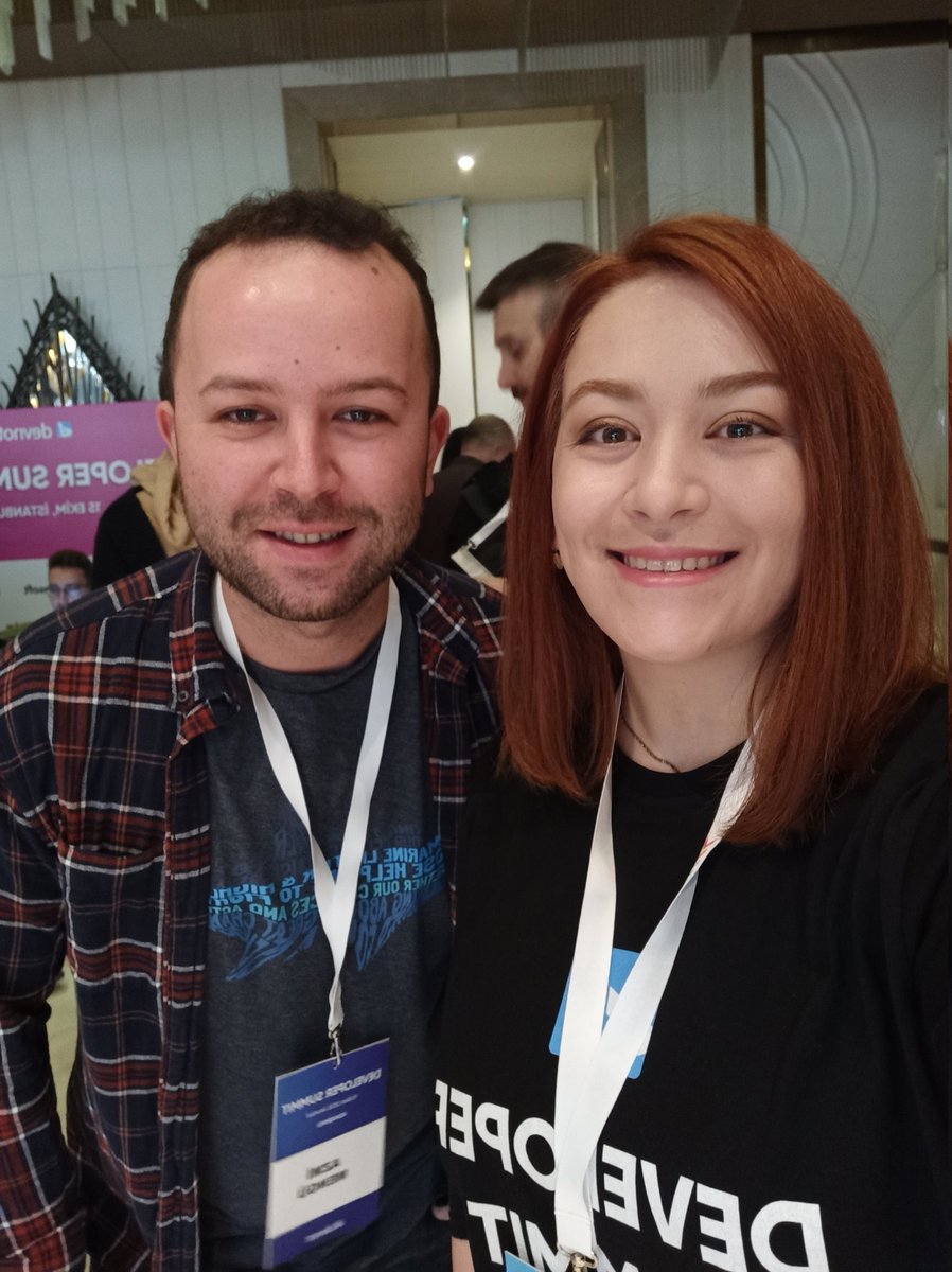 yazilimcikisi's tweet photo. Bana mesleği sevdiren kişileri gördüğüm bir gün oldu 😊🥳 💙
#devnotsummit22 @ahmetpirimoglu @CoderBora @azmimengu @fkadev https://t.co/5j1kZvxBZR
