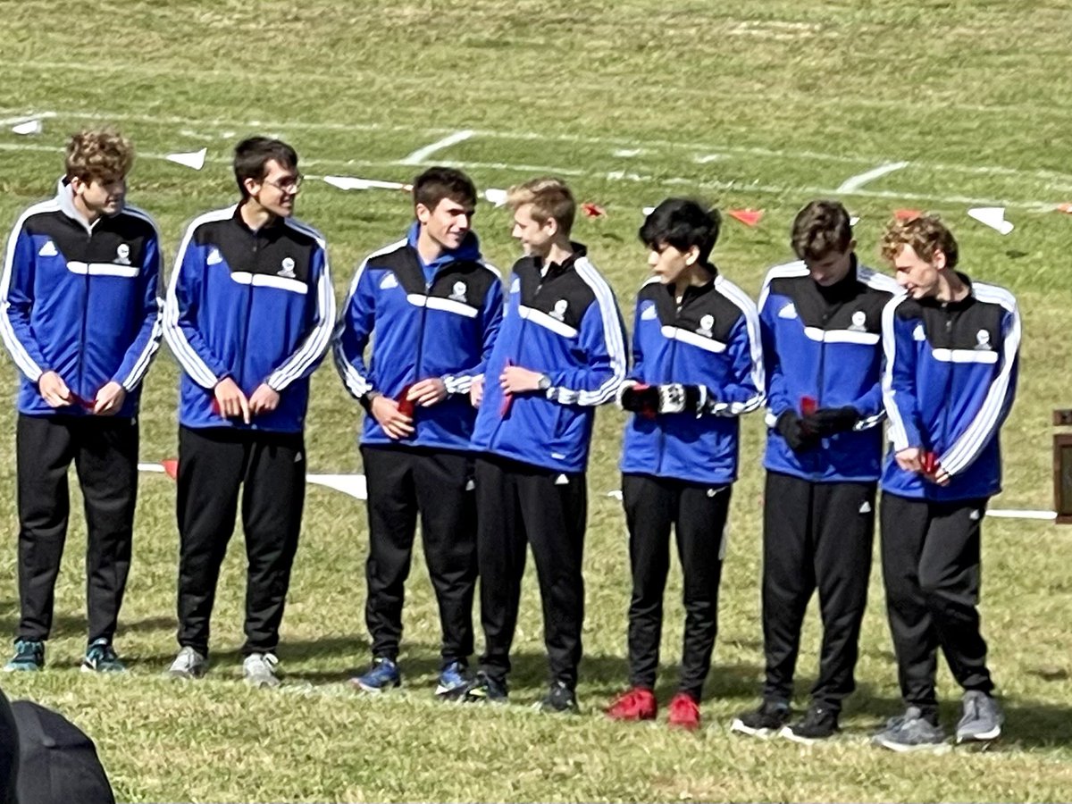 NACS_Supt's tweet photo. Our @CarrollHSXC teams are moving on to the @ihsaa semi-state! The girls were 3rd and the boys were 2nd in todays regional. https://t.co/tbkA1CXcsE
