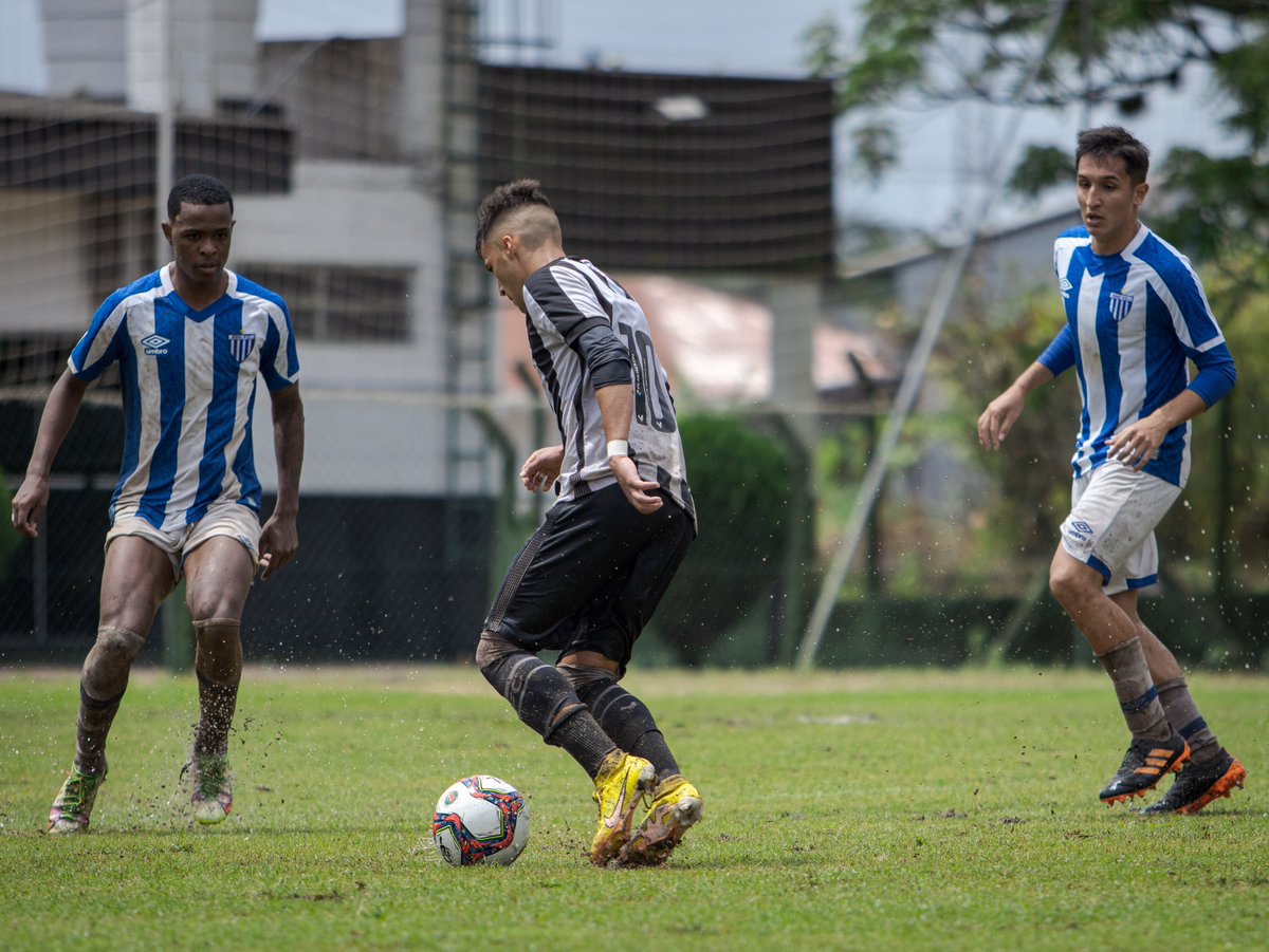 FigueirenseFC's tweet photo. Figueirense goleia Avaí no Catarinense Sub-20
⠀
Leia mais: https://t.co/9XW03G2xNV
⠀
📸 L3 Mídia Esportiva https://t.co/zOEh00sKDj