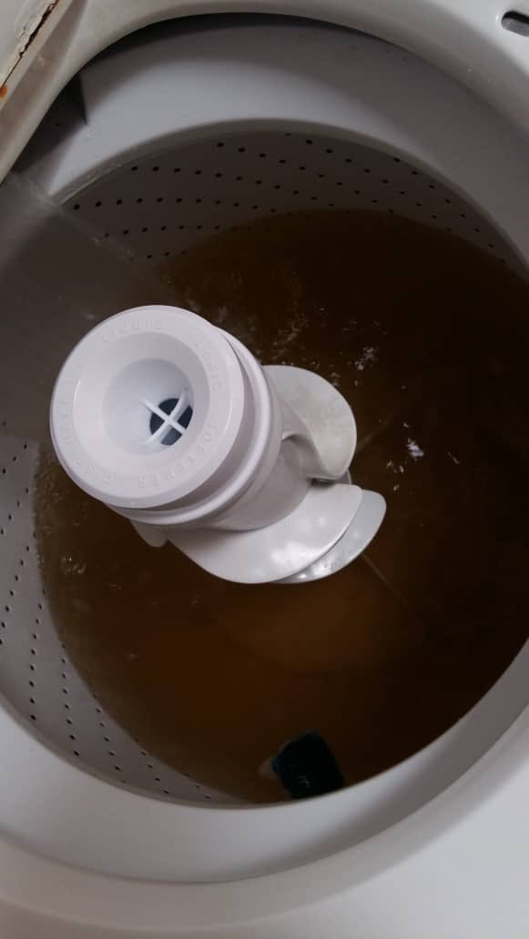 andreascj's tweet image. @HidroCapital2 Qué asco el agua que sigue saliendo por la tuberías en Caracas y nada que hay cambios o respuesta, quién puede lavar la ropa con barro? Si así se ve imagínense como huele 😳. Es un problema de salud pública! @ShirleyVarnagy @RLOZINSKI @elsolidariogv