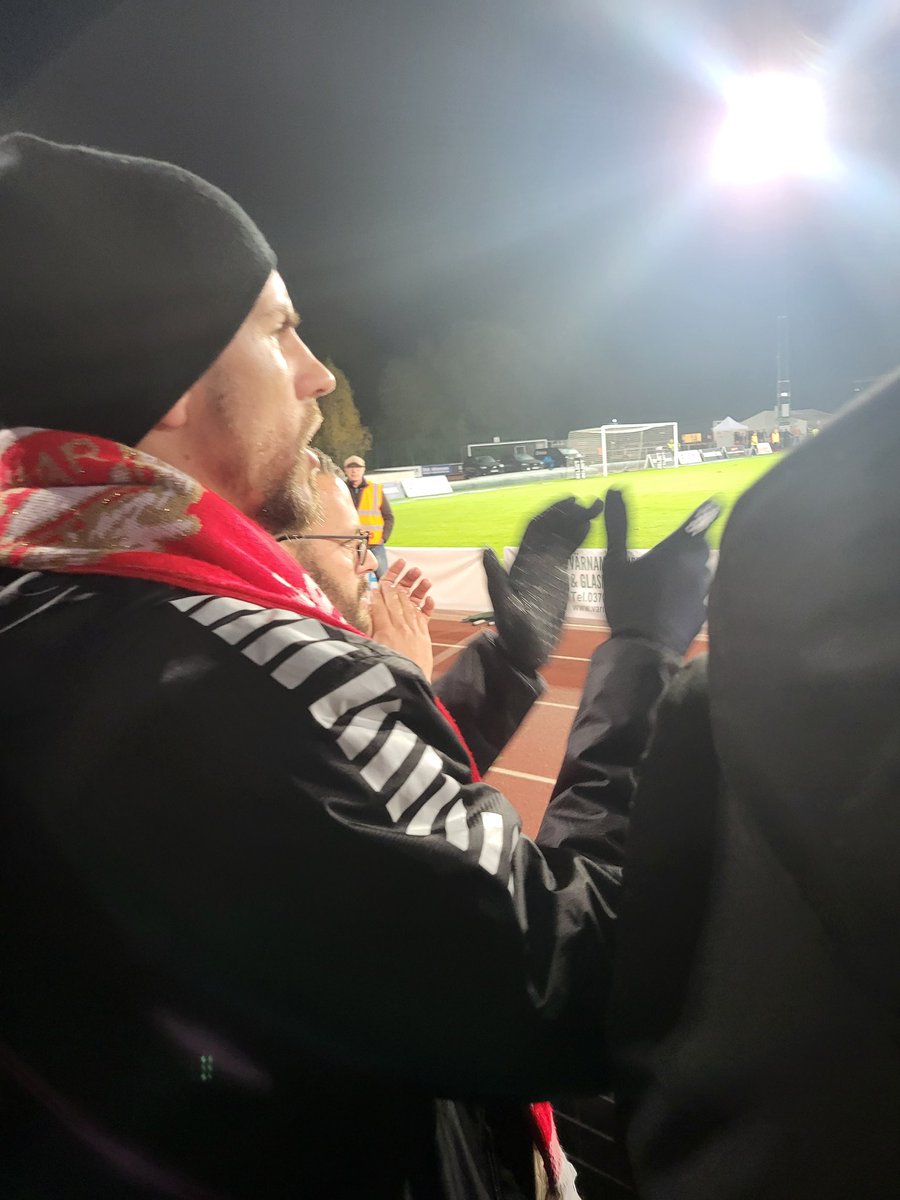 HoppaKFF's tweet photo. Rickardo öser på♡♡♡ https://t.co/2xTBRoONgA
