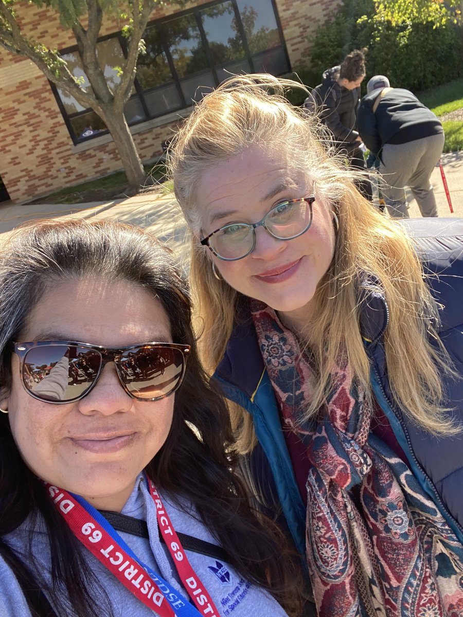 DolphinsMrs's tweet photo. Great turn out @SkokieSD69 Hispanic Heritage Celebration!  I love how my we celebrate each others cultures! @NTDSE @Kristin_NTDSE https://t.co/spkwVIQ4Js
