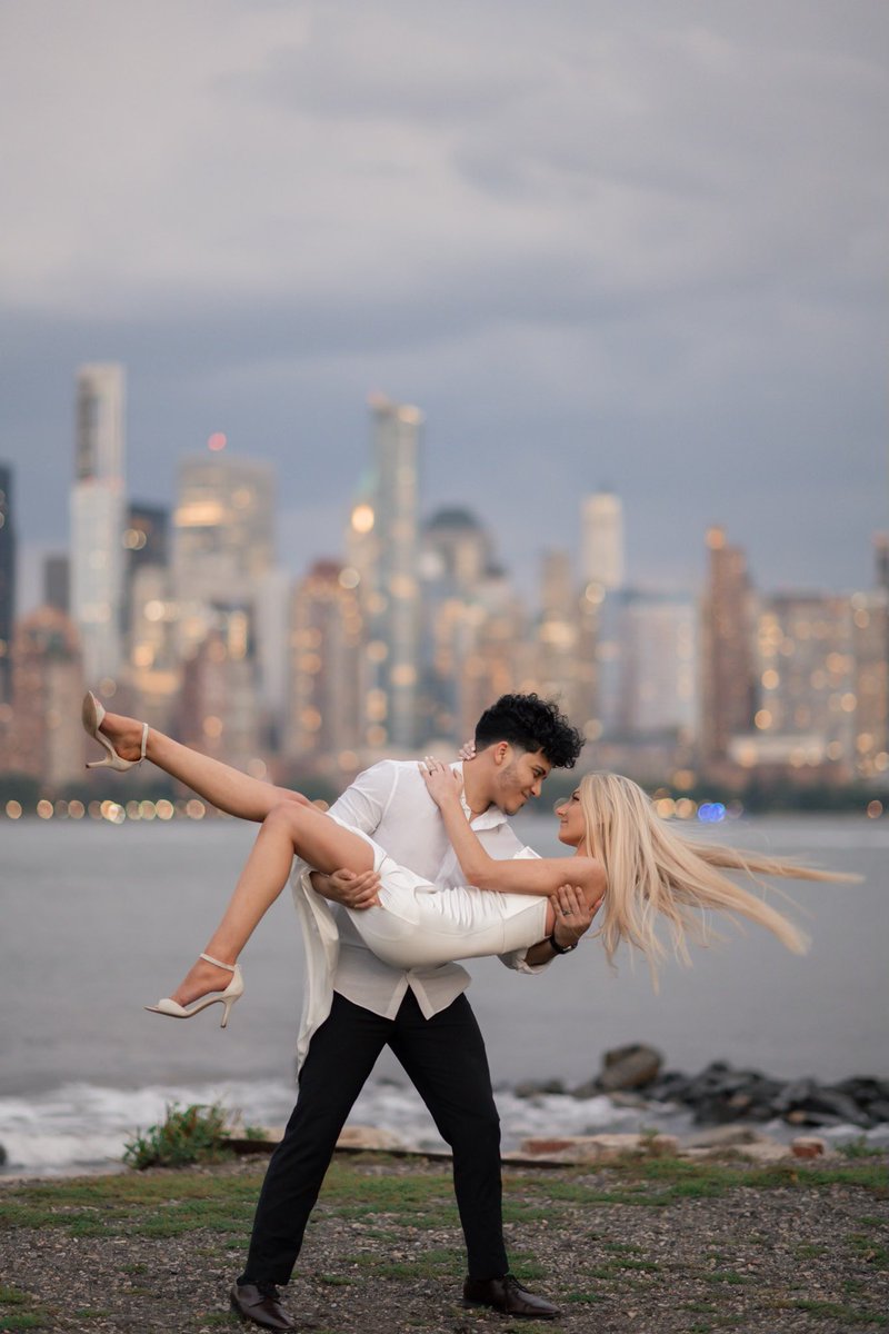 VahnStrif3's tweet photo. Pre-Wedding Photoshoot pictures are finally in! Check my instagram for the rest! 📸💍 https://t.co/8XZmWrqGdp #AlmostMarried #Photoshoot #Love #BeyondtheSea #Aesthetic #WeddingVibes #Jupiter #NewYorkCity #IvoryLeague https://t.co/ucTxQPmWyh