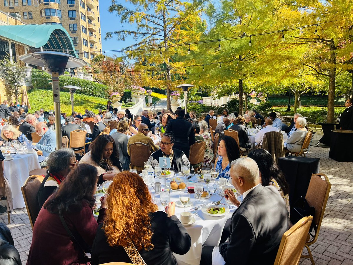 NASWFoundation's tweet photo. For those of you watching the Social Work Pioneer Event from outside the D.C. area, please tune in to the livestream on @NASW’s Facebook page at 1:15pm. Link: https://t.co/oxvvFEjGw8 #SWPE #NASW https://t.co/8MTOeaMOgK