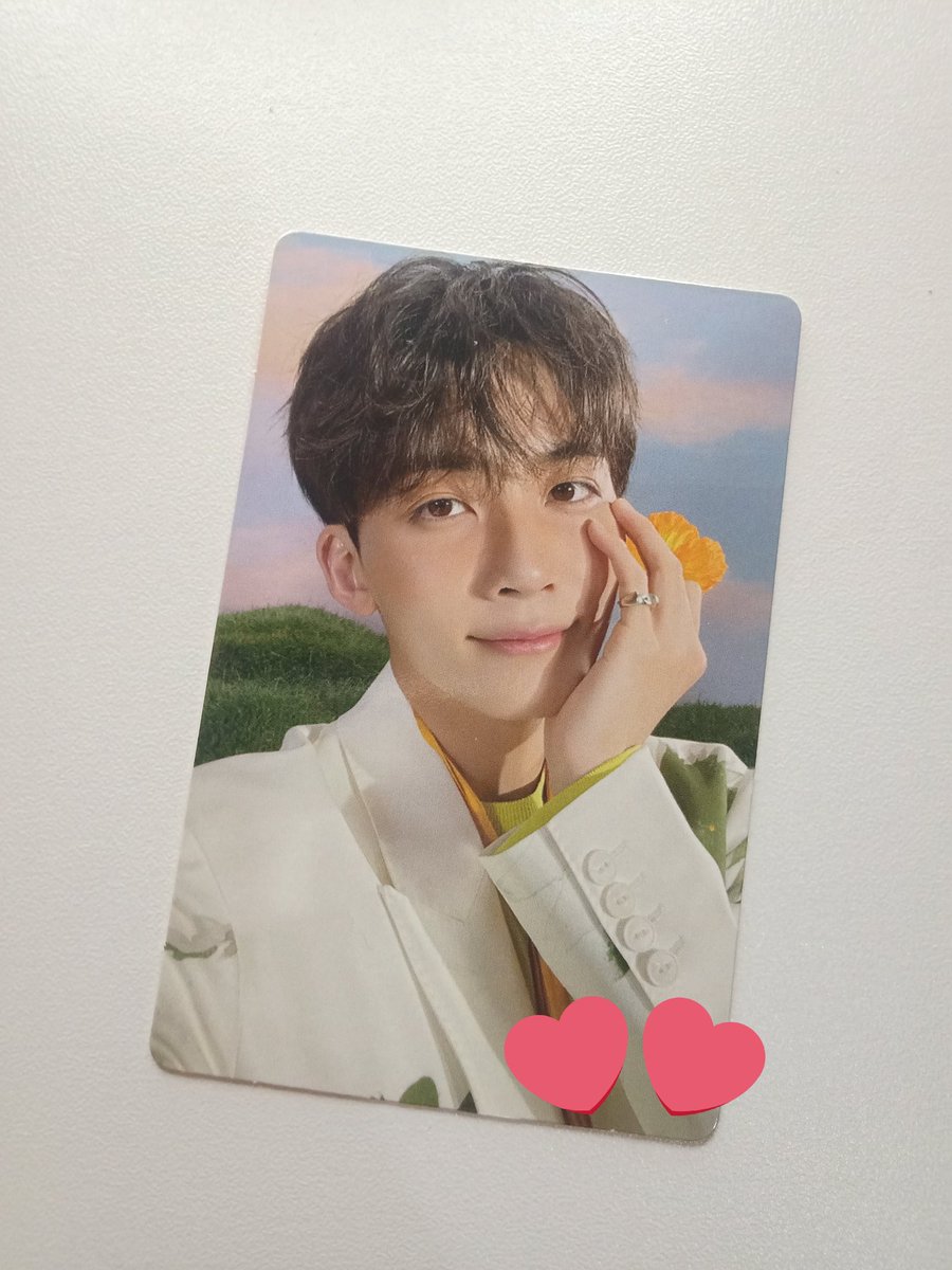 yuuberry_'s tweet photo. Hello po! @diamondcartu
Tysm for trading with me 😭😭 one of the most sparks pc of Jeonghan arrived safe! 

#cee_proofs https://t.co/JjCxlTkHWn