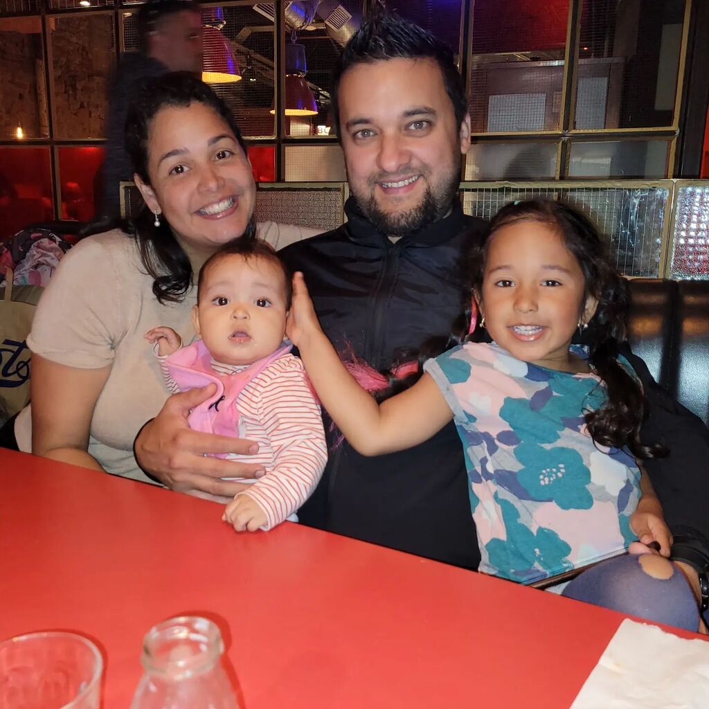 kaninox's tweet photo. #family @rosemarygr #rebeccachiquitina #enanatalia https://t.co/zrW4INHcqS https://t.co/sEnc730Dlj
