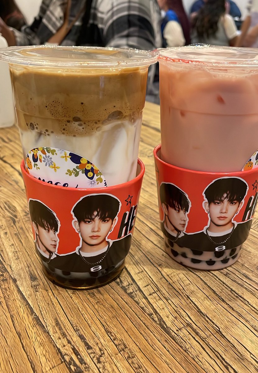 sunghoons_smile's tweet photo. At the second #Heeseung birthday cupsleeve event in nyc ❤️

@ENHYPEN_members
#MANIFESTO_IN_NEWYORK https://t.co/OOPXJEa03E