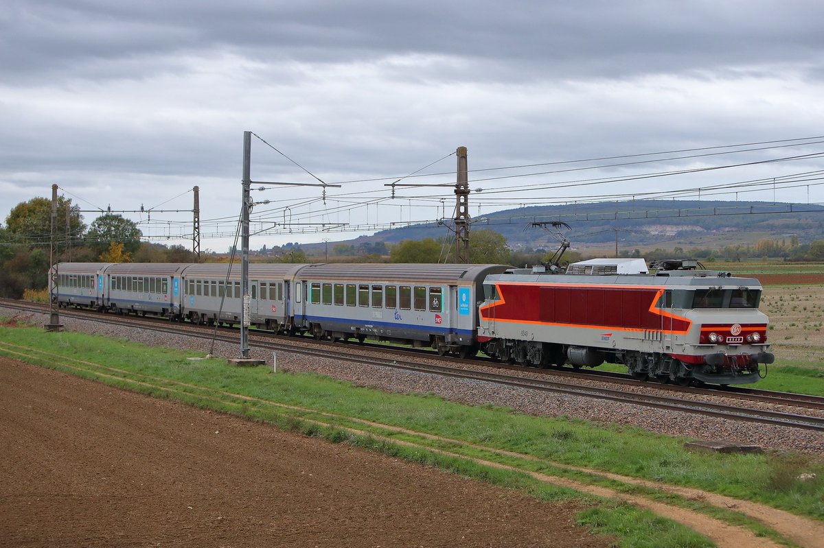 Panama0503's tweet photo. 3軸(C)のゲンコツことCC6500。2軸(B)のそれよりスレンダーな姿がカッコいいです。先週末にCC6570を、今週末にCC6549をそれぞれ撮影しました。
#CC6570
#CC6549 https://t.co/8ch7Iol69x