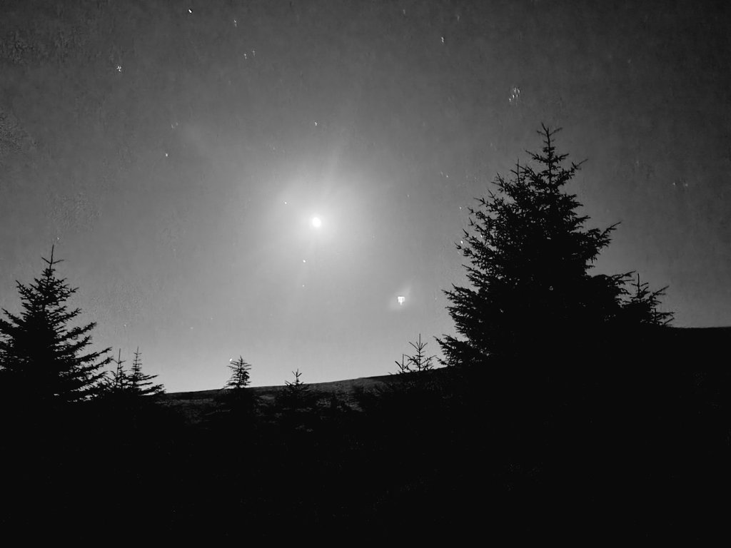 scoutyscotty's tweet photo. Fantastic hike in Pentlands last night, stay over at hall and time at cottage today working to clear/sort wood taken down by tree surgeon. Been quite challenging times recently so was good to clear the heid, spend time outdoors and reset mind &amp; body before we get into EGS. https://t.co/DilaPFieVy