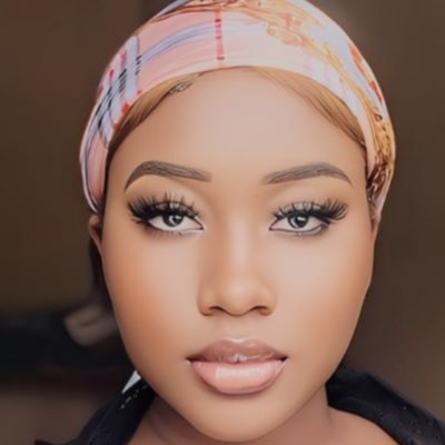 NdeckyMathilde's tweet photo. #NouvellePhotoDeProfil https://t.co/WgU8Fy27rs