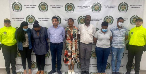 lavozdepueblo1's tweet photo. La Fiscalía formuló cargos contra el exsecretario de educación de Buenaventura, Hamington Valencia y otras siete personas que estarían involucradas en varias irregularidades detectadas en un contrato que buscaba dotar de internet de #Emtel a 88 colegios. https://t.co/wul6RXttE8