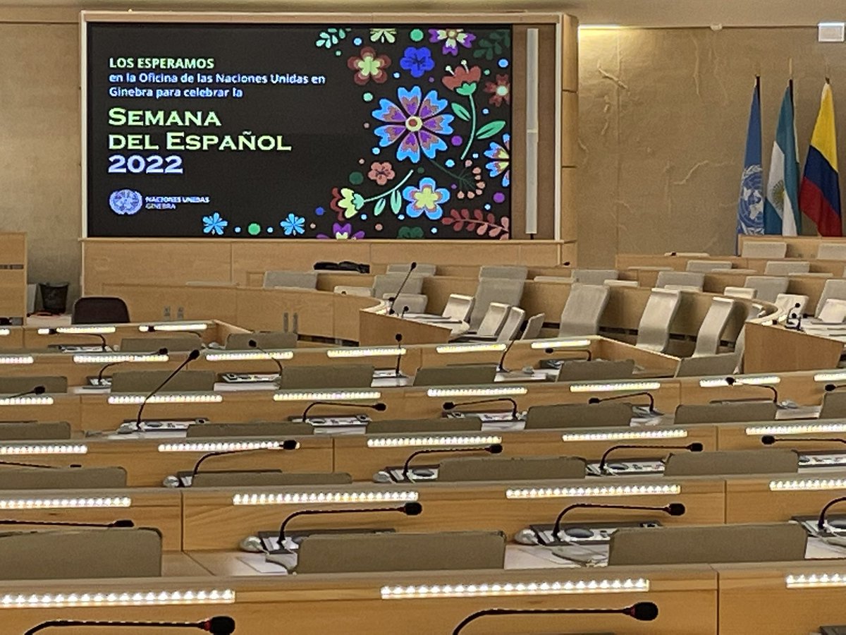 SIEFerney's tweet photo. Le 12 octobre des professeurs de la section espagnole de Ferney Voltaire sont allés à l’ONU pour fêter avec de la@musique péruvienne la langue espagnole a la salle des droits de l’homme. https://t.co/cnxktUug9I