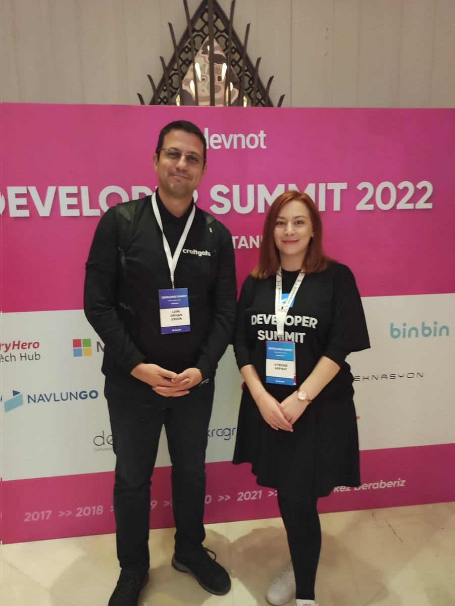 yazilimcikisi's tweet photo. Ekip 💙
#devnotsummit22
@msucgun @alper_hankendi @lemiorhan @emre_ozgoz @mselimdnmz @okulmus_mert @yusuf_ref https://t.co/EXzCjZhXIr