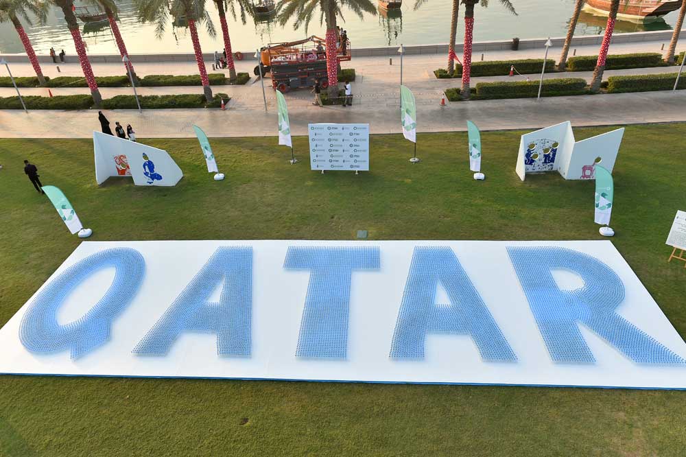 PeninsulaQatar's tweet photo. #GuinnessWorldRecord for largest plastic bottle word set in #Qatar

https://t.co/6dq51aL3r2 https://t.co/m6RJnlQ9Oi